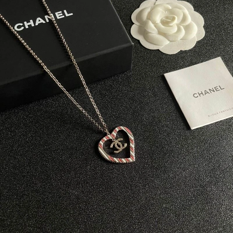 Comfortable Chanel Necklaces 220731