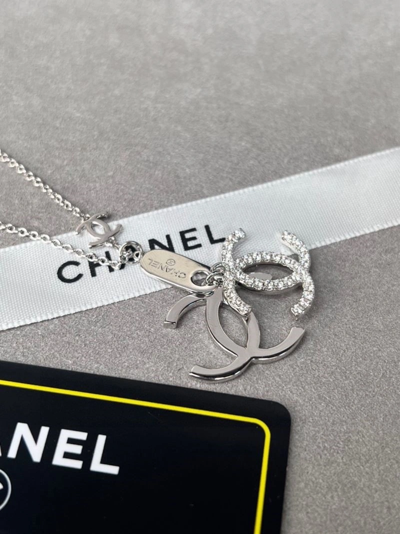 Contemporary Chanel Necklaces 220716