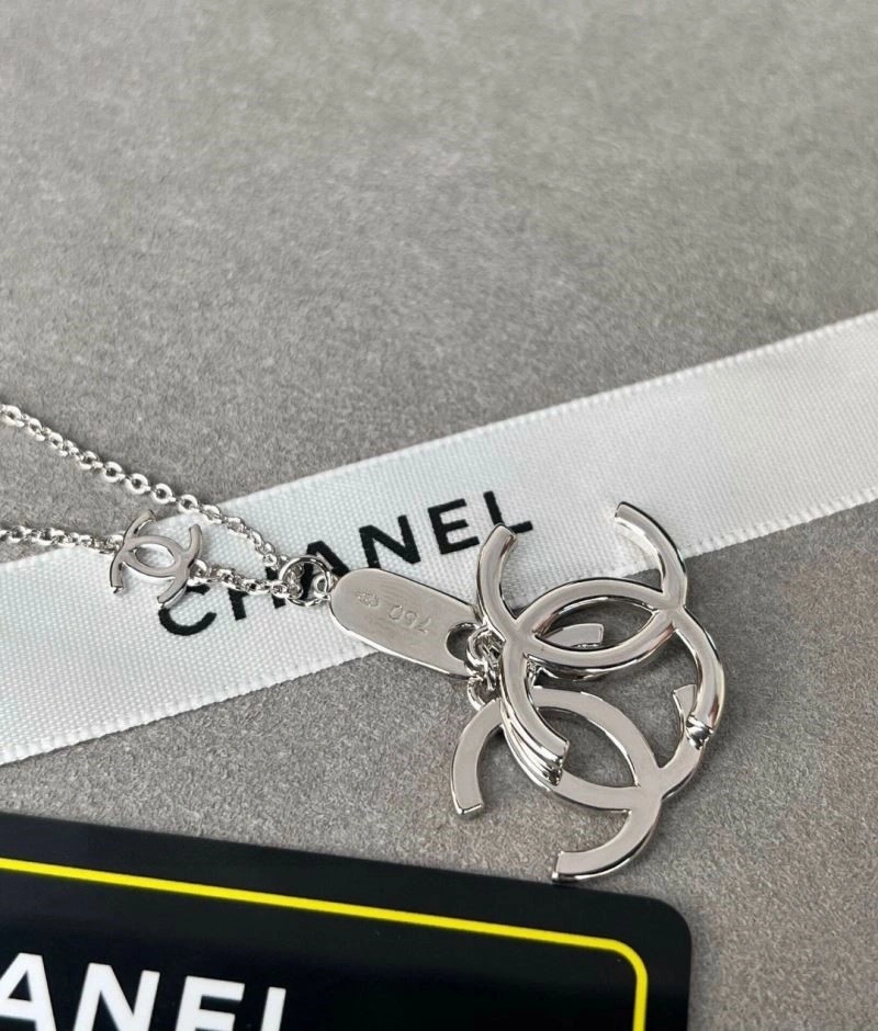Contemporary Chanel Necklaces 220716