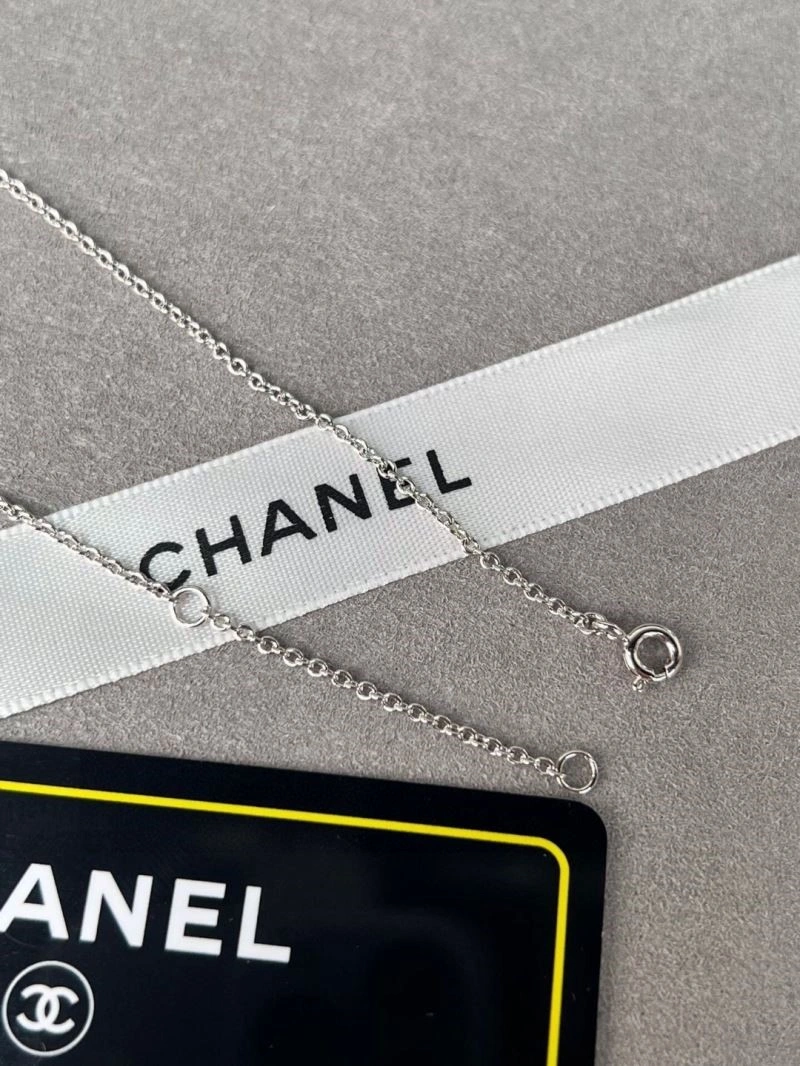 Contemporary Chanel Necklaces 220716