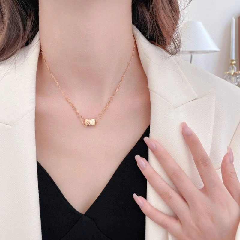 Chanel Necklaces Bold 220726