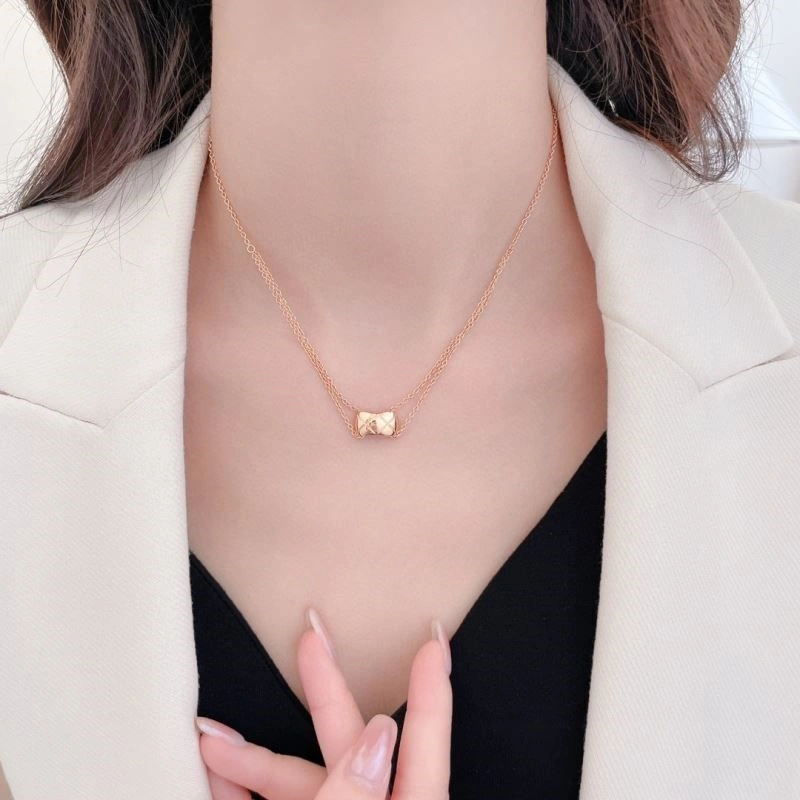 Chanel Necklaces Bold 220726