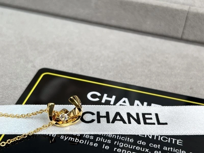 Chanel Necklaces Packable 220703