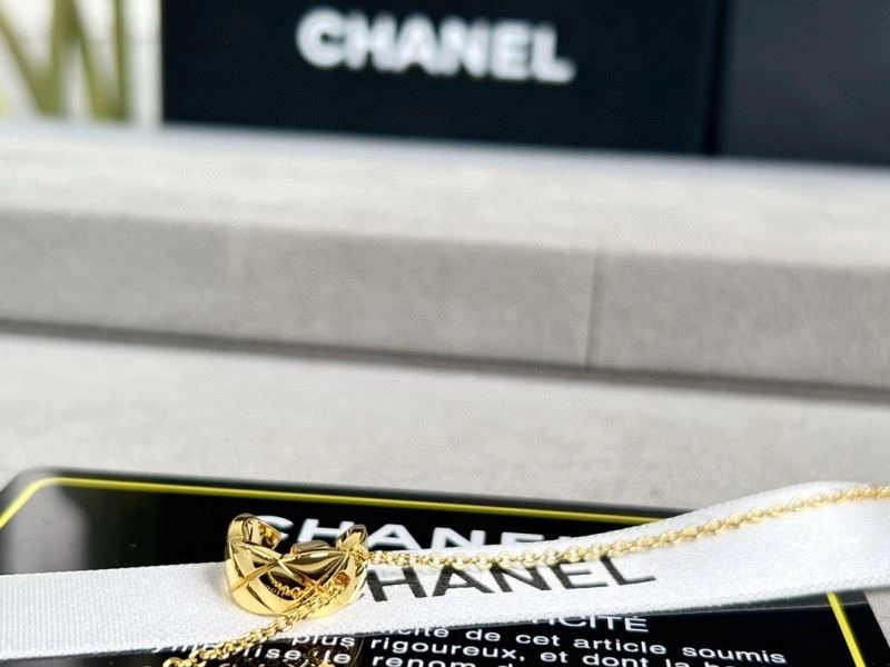 Chanel Necklaces Packable 220703