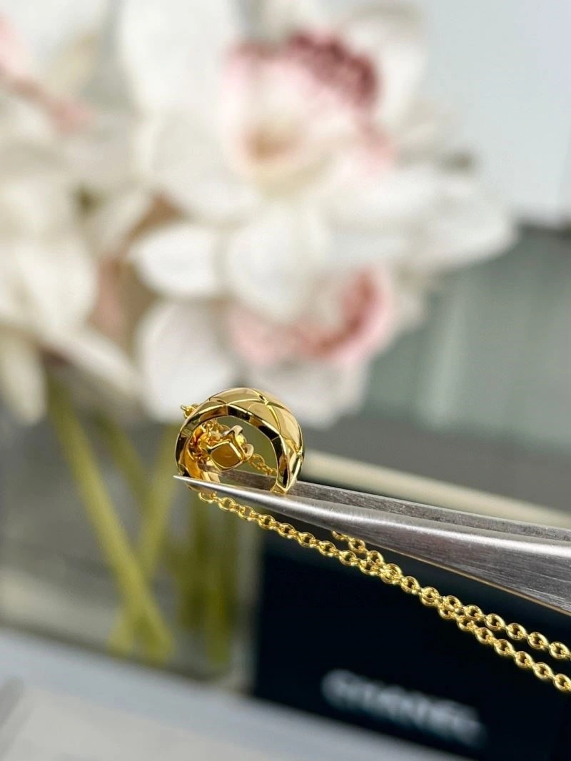 Chanel Necklaces Packable 220703