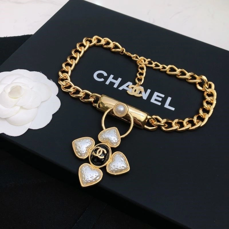 Chanel Necklaces Chic 220713