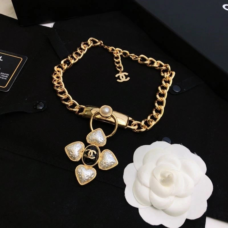Chanel Necklaces Chic 220713