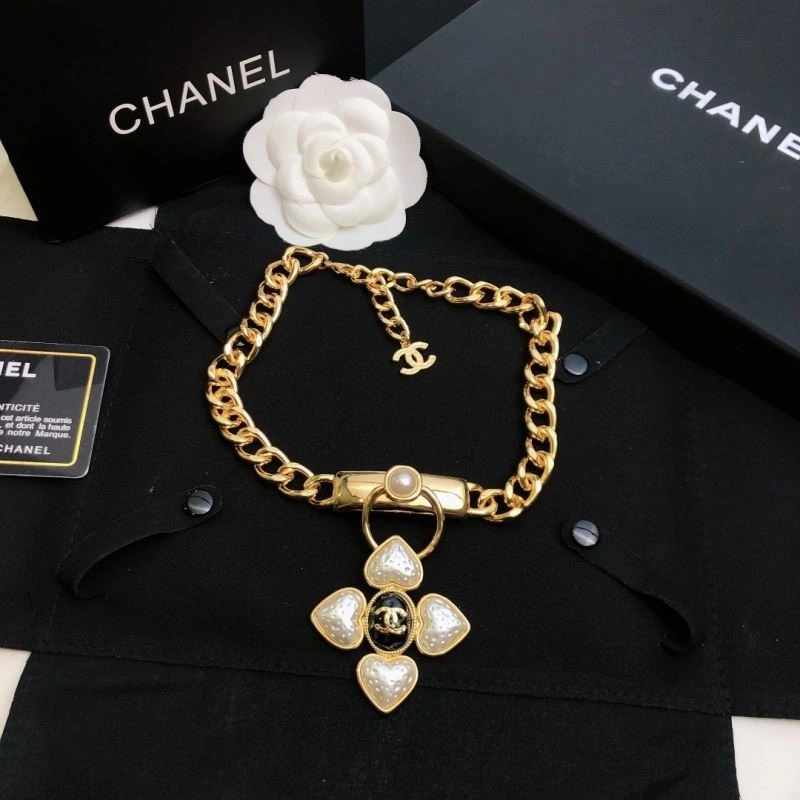 Chanel Necklaces Chic 220713