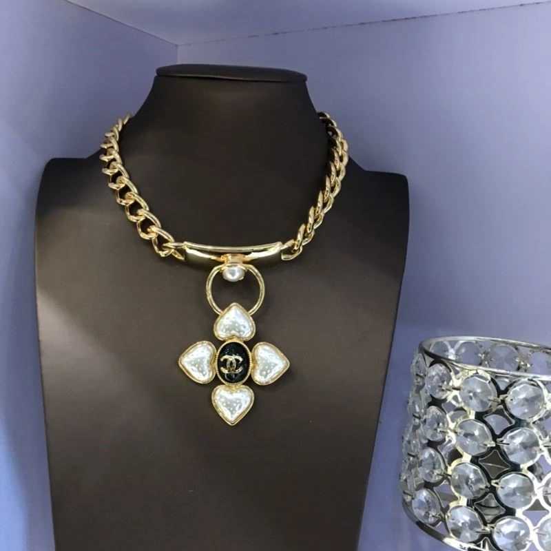 Chanel Necklaces Chic 220713