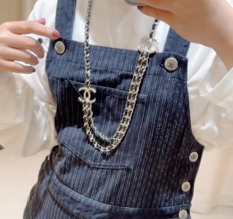 Supportive Chanel Necklaces 220689