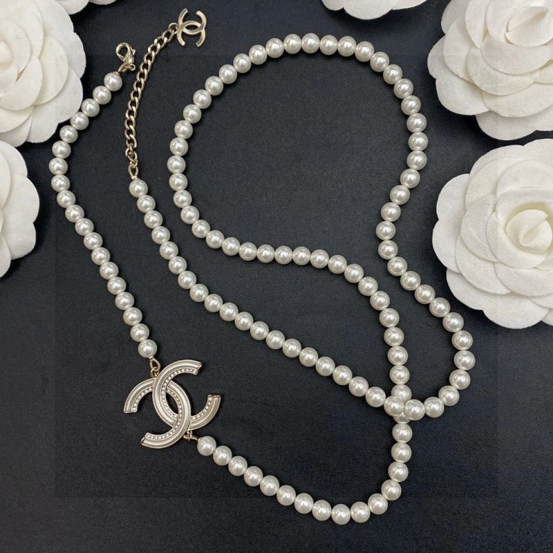 Compact Chanel Necklaces 220663