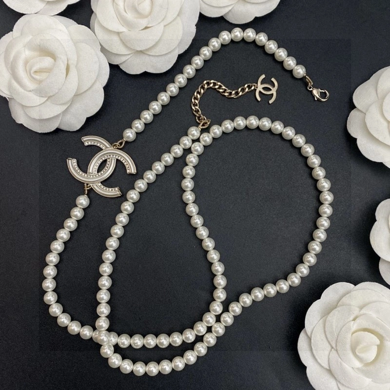 Compact Chanel Necklaces 220663