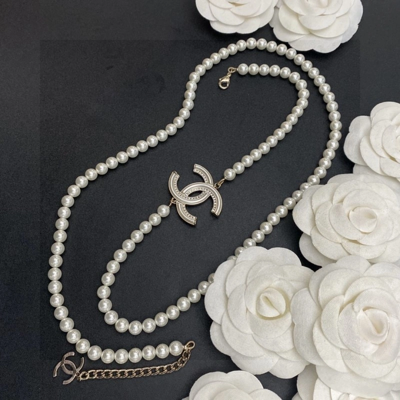 Compact Chanel Necklaces 220663
