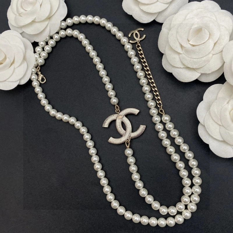 Compact Chanel Necklaces 220663
