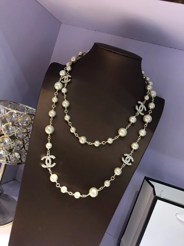 Youthful Chanel Necklaces 220650