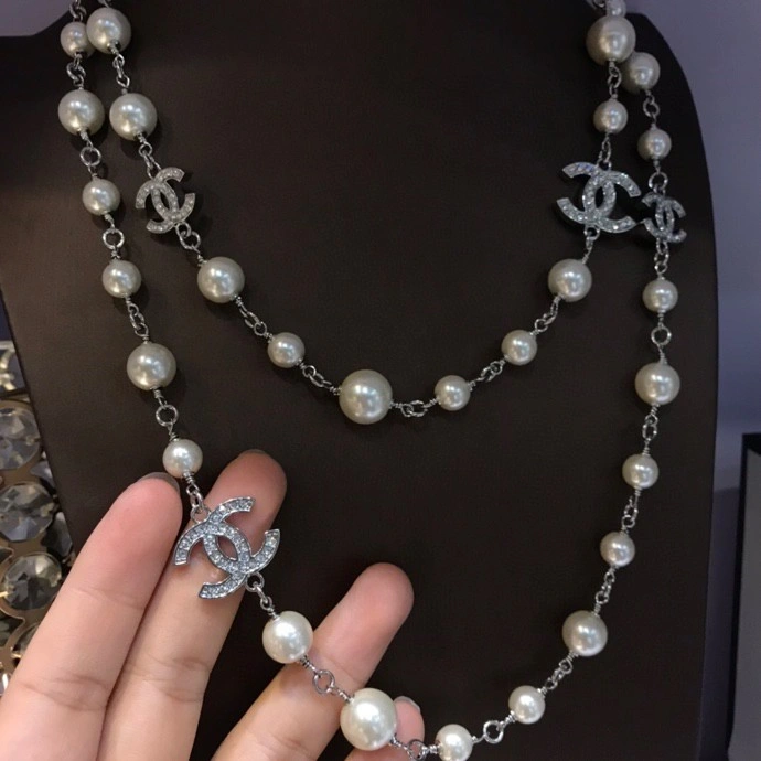 Youthful Chanel Necklaces 220650