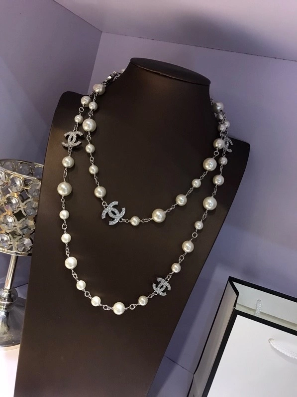 Youthful Chanel Necklaces 220650