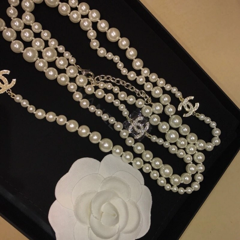 WellDesigned Chanel Necklaces 220641