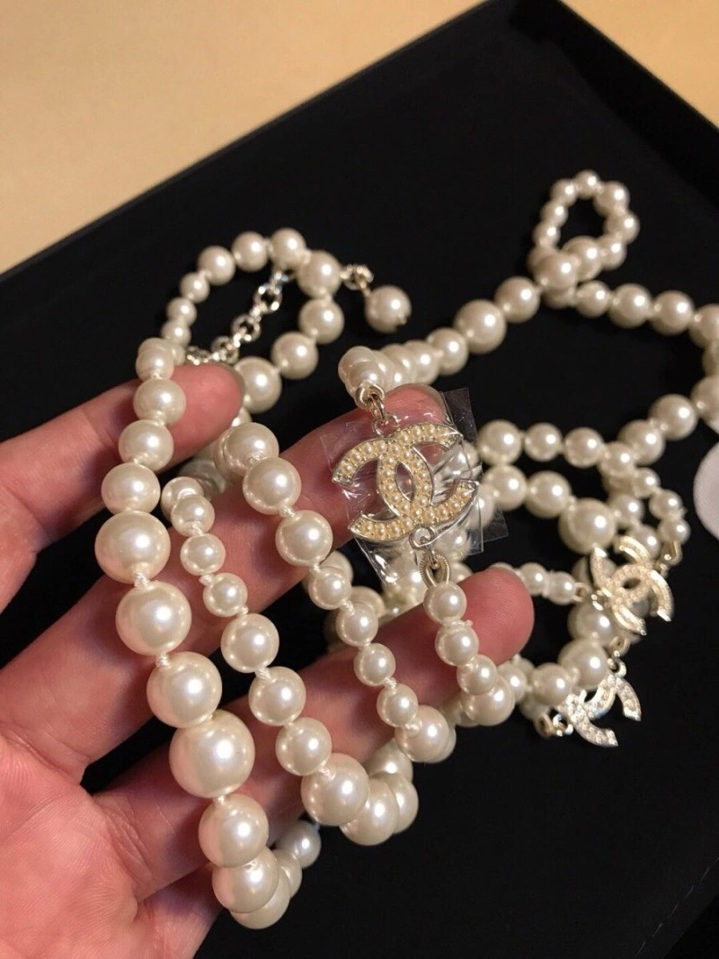 WellDesigned Chanel Necklaces 220641