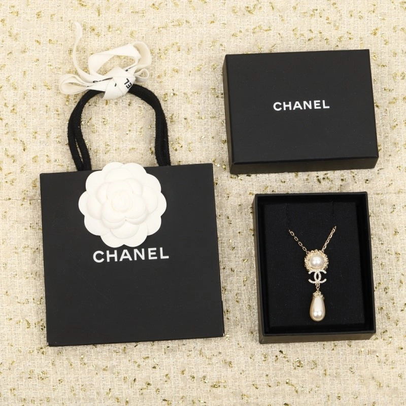 Chanel Necklaces Colorful 220633