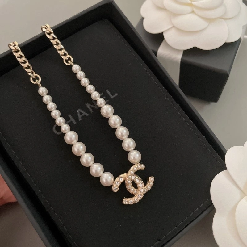 Durable Chanel Necklaces 220637
