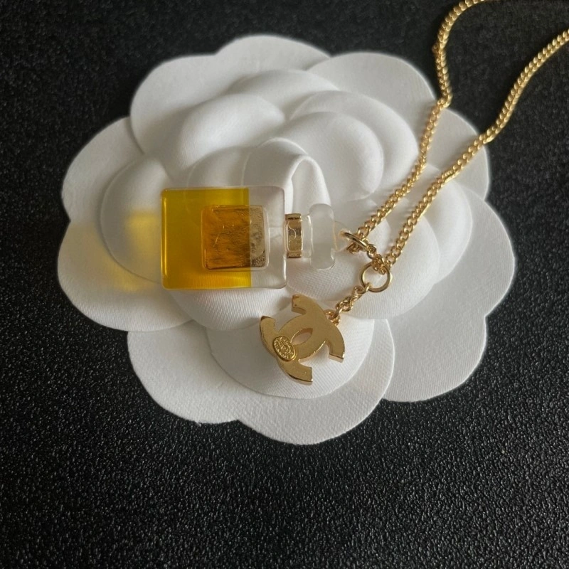Chanel Necklaces Contemporary 220634