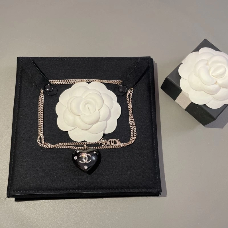 Chanel Necklaces Seasonal 220619