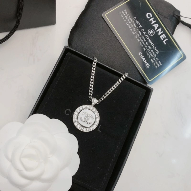 Comfortable Chanel Necklaces 220612
