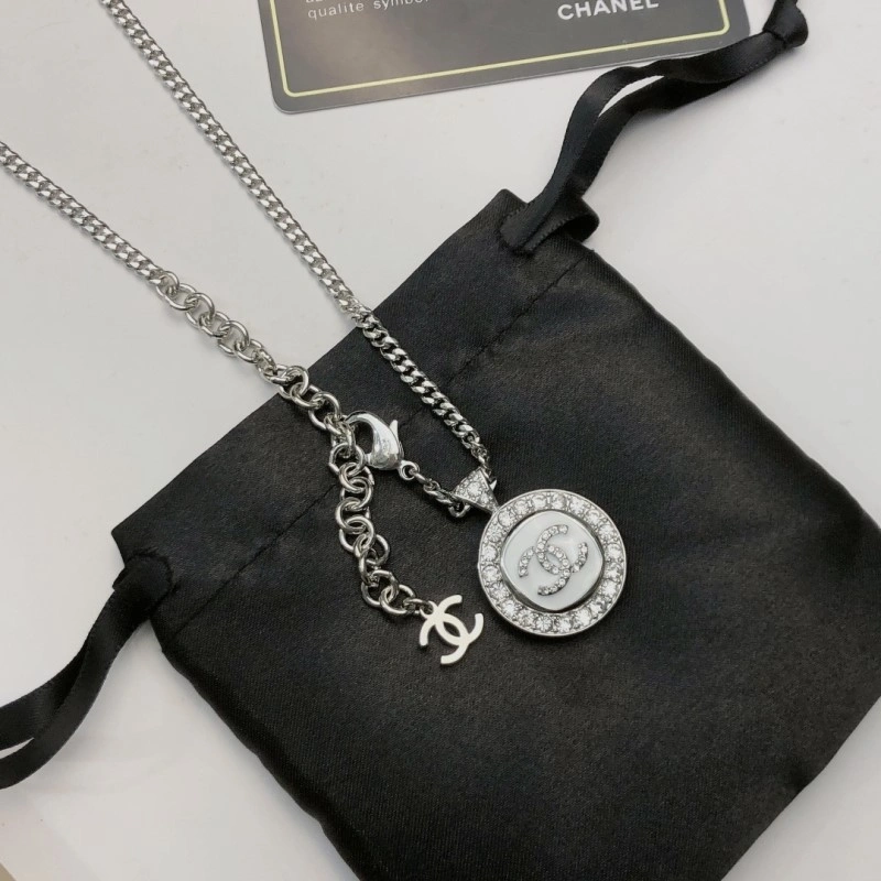 Comfortable Chanel Necklaces 220612