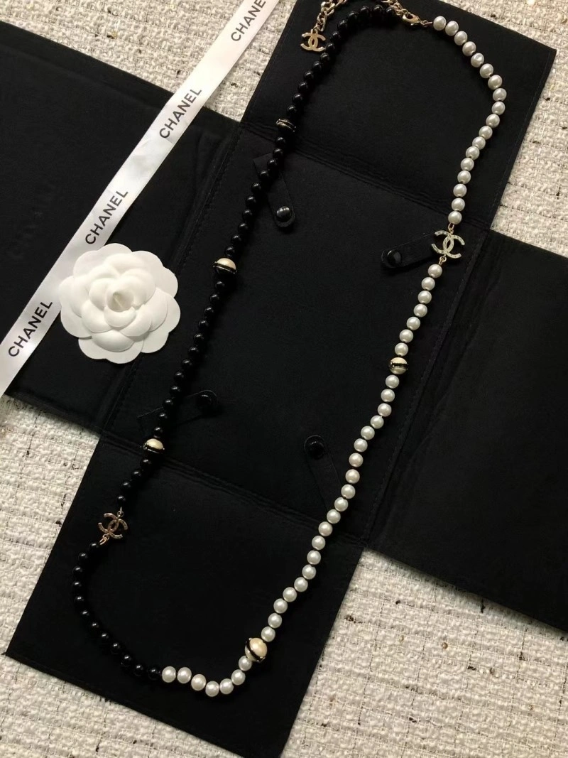 Chanel Necklaces Functional 220603