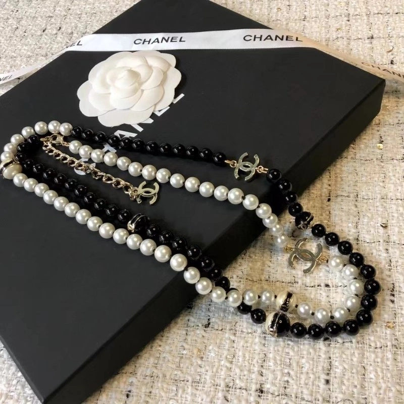Chanel Necklaces Functional 220603