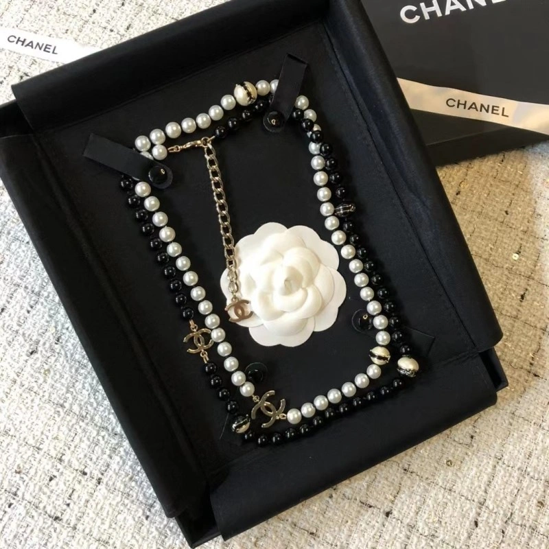 Chanel Necklaces Functional 220603