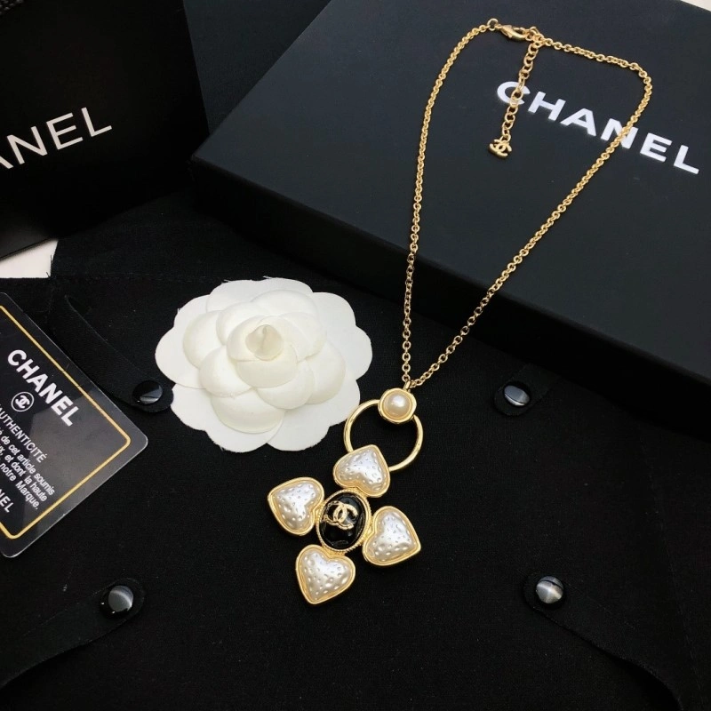 Bright Chanel Necklaces 220595