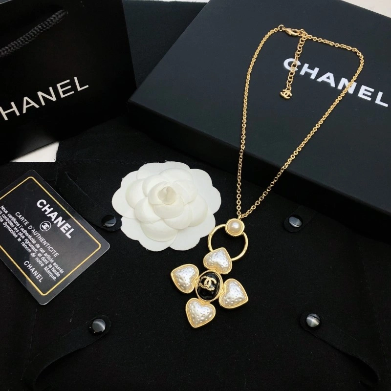 Bright Chanel Necklaces 220595