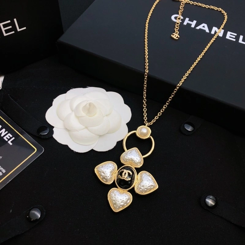 Bright Chanel Necklaces 220595