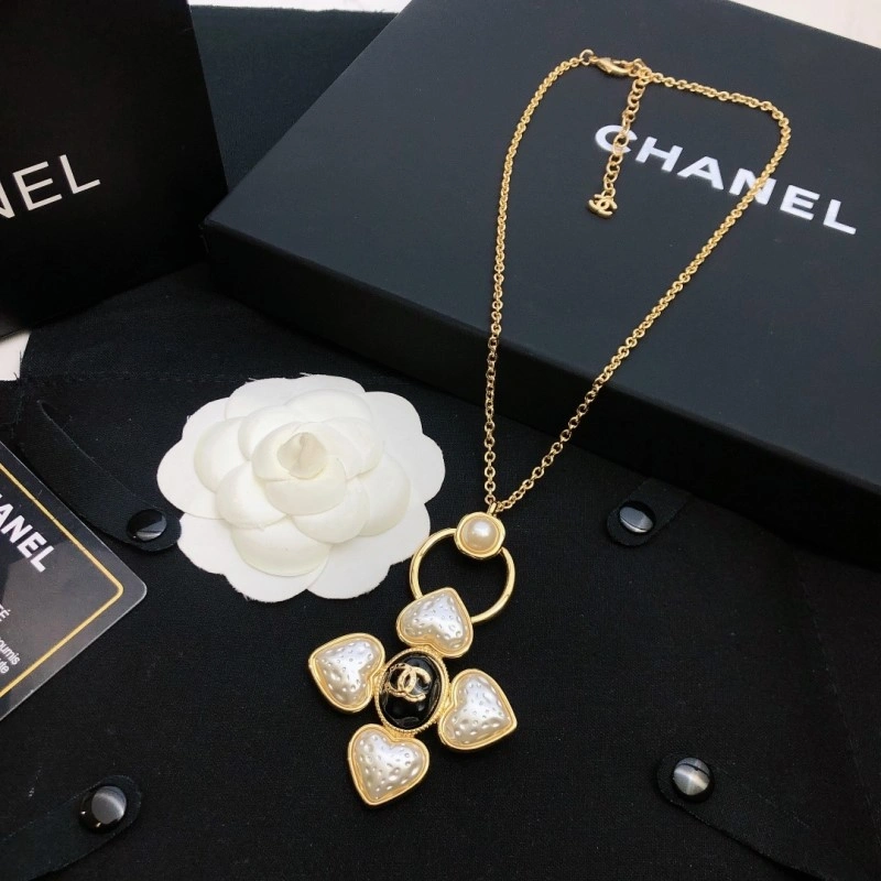 Bright Chanel Necklaces 220595
