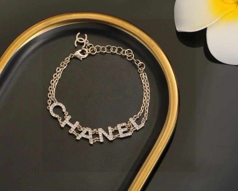 EyeCatching Chanel Necklaces 220585