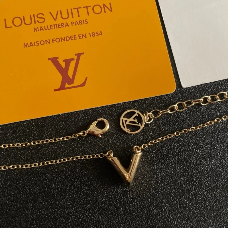Sleek Chanel Necklaces 220581