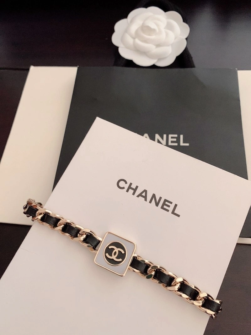 Sporty Chanel Necklaces 220584