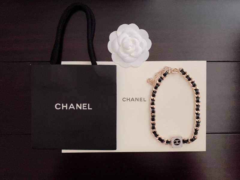 Sporty Chanel Necklaces 220584