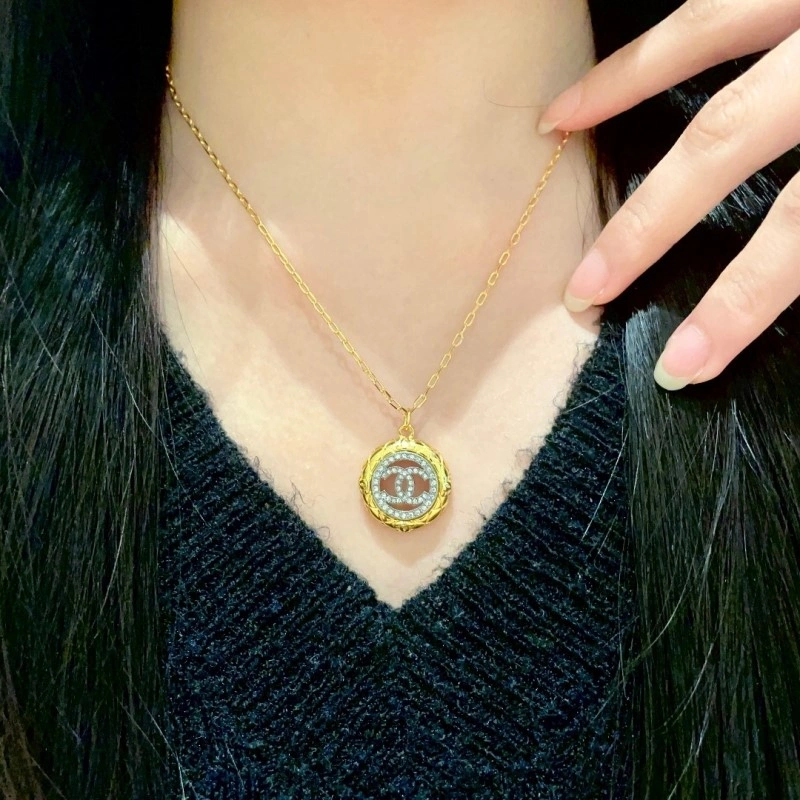 Breathable Chanel Necklaces 220617