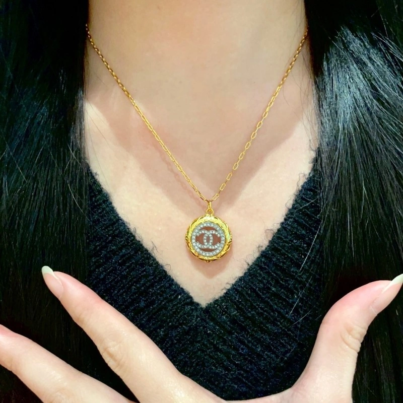 Breathable Chanel Necklaces 220617