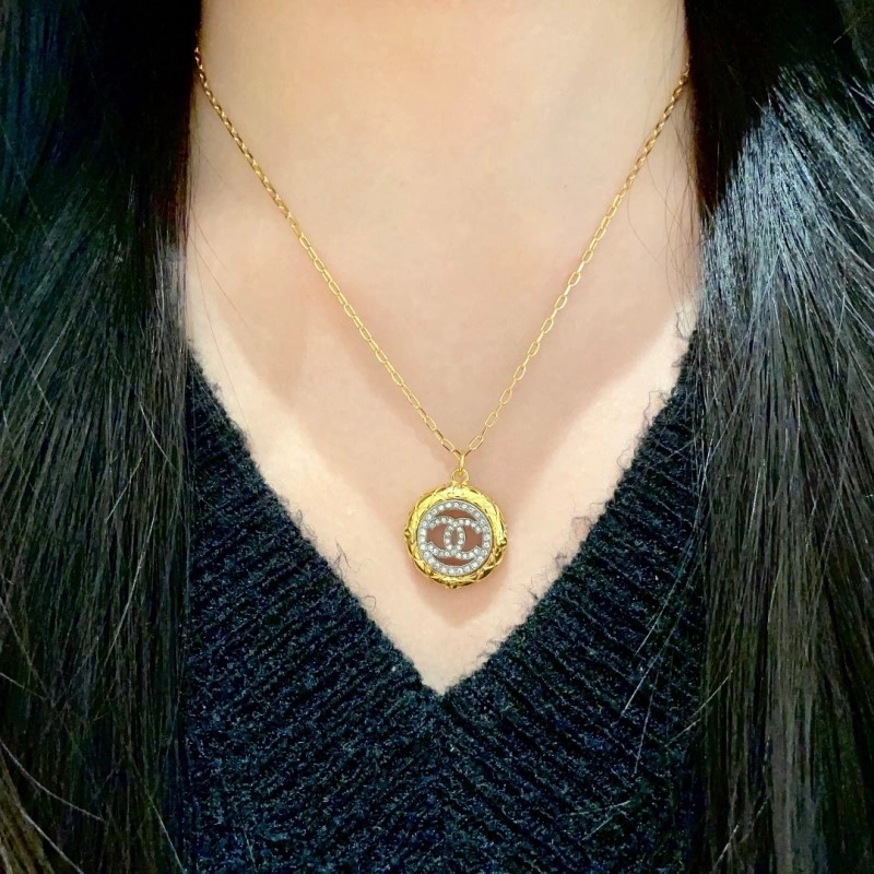 Breathable Chanel Necklaces 220617