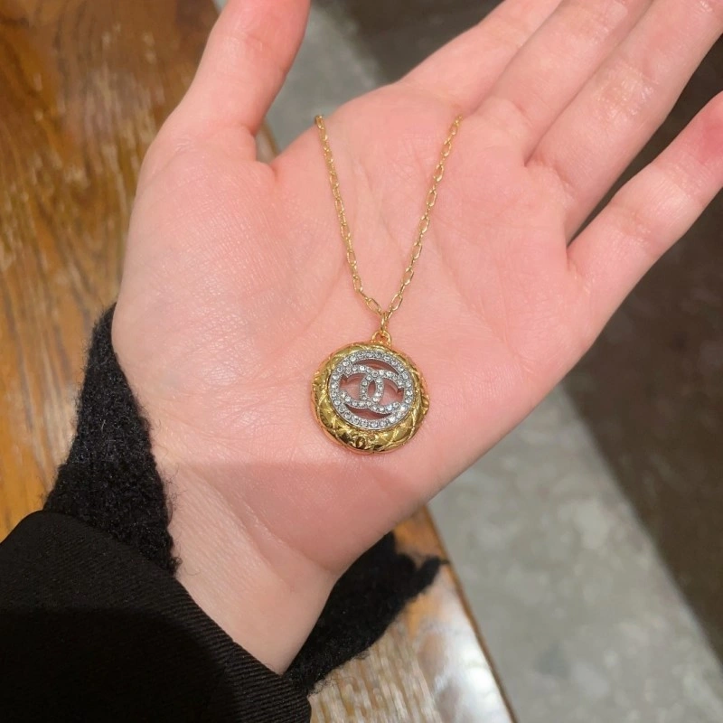 Breathable Chanel Necklaces 220617