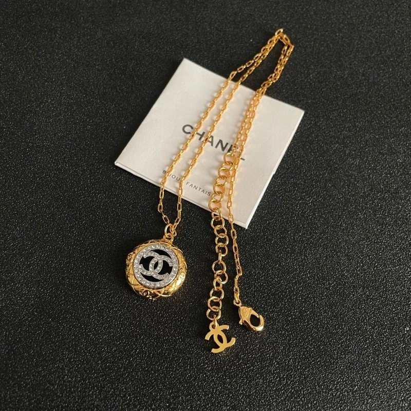 Breathable Chanel Necklaces 220617