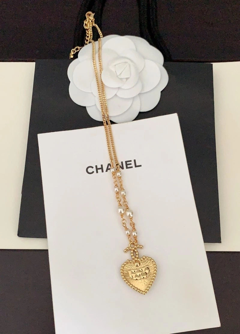 Compact Chanel Necklaces 220522