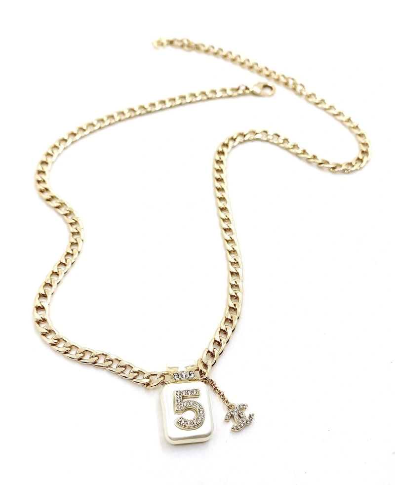 Chanel Necklaces Sophisticated 219240
