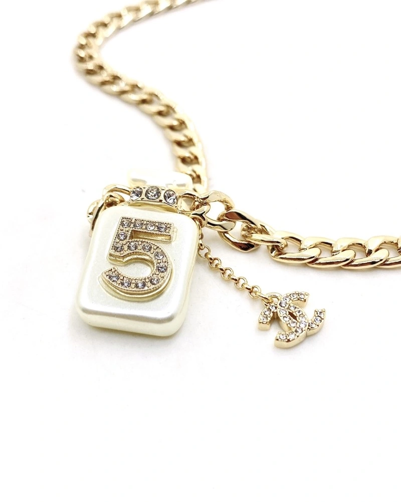 Chanel Necklaces Sophisticated 219240