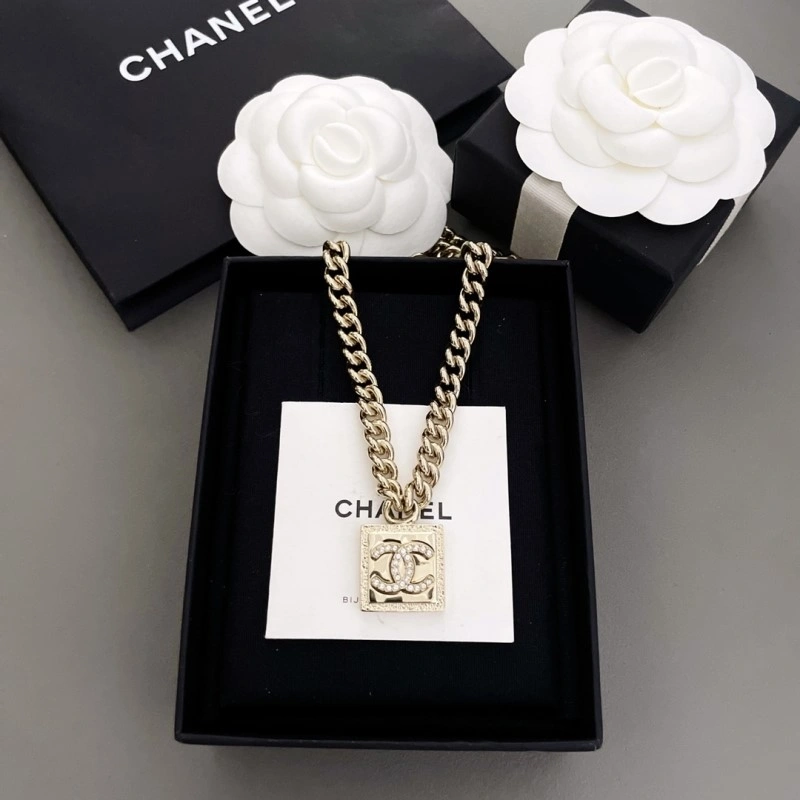 Chanel Necklaces Practical 219286