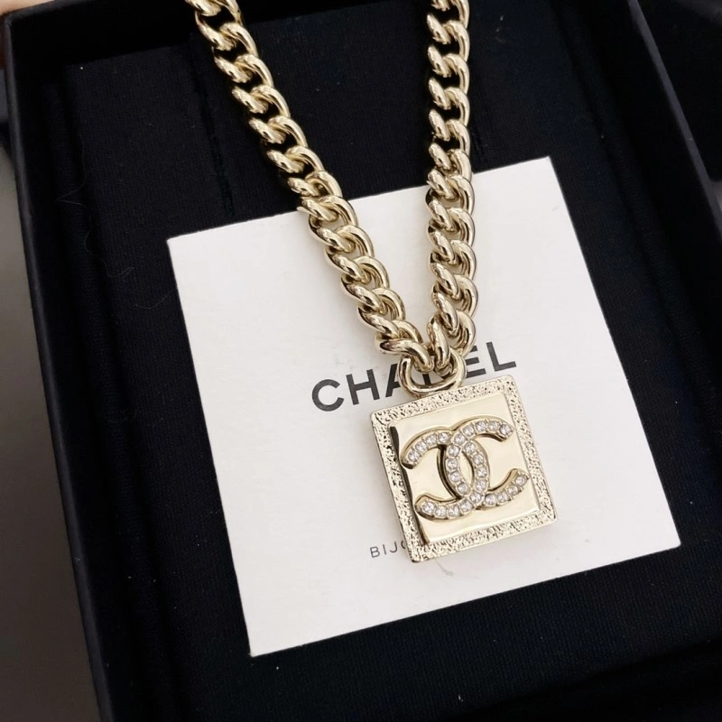Chanel Necklaces Practical 219286